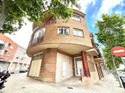 Casa pareada en venta en avenida De Salou, Reus, de 400...