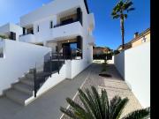 Casa pareada en venta en Benferri. Chalet pareados en...