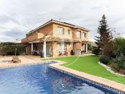 Casa pareada en venta en calle Magnòlies, Terrassa, de...