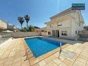 Casa pareada en venta en calle Romànic, Cambrils, de 245...