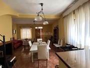 Casa pareada en venta en Enguera. Casa de esquina con...