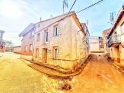 Casa pareada en venta en Espejón. Casona de pueblo....