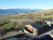 Casa pareada en venta en Ger Pirineos. Chalet pareado en...