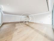 Casa pareada en venta en Madrid, Canillas. Chalet...