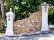 Casa pareada en venta en Marbella, Sierra Blanca. Un...