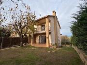 Casa pareada en venta en Olius. Preciosa casa amb jardí...