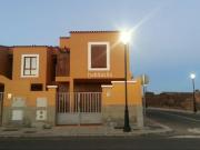 Casa pareada en venta en Oliva La, Corralejo. Pareado...
