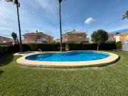 Casa pareada en venta en Oliva, Oliva Nova. Pareado en...