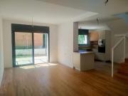 Casa pareada en venta en Riudarenes. CASA PAREADA de 4...