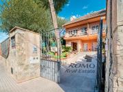 Casa pareada en venta en Sant Fost de Campsentelles. Sun...