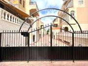 Casa pareada en venta en Torrevieja, Avenida Habaneras...