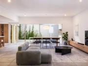 Casa pasillo 3 dormitorios, patio, parrilla, pileta, lourdes