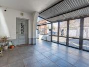 CASA PB 2 DORMITORIOS EN VENTA C/PATIO ECHESORTU