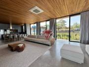 Casa pé na arei em São Sebastião