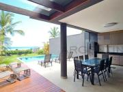 Casa Pé na Areia à Venda no Condomínio Villa Barra Cambury