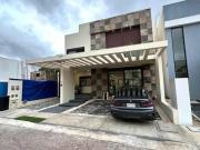 Casa perfecta para familias grandes en Via Cumbres /...