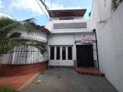 Casa PH en venta en Bernal Centro