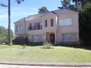 Venta de casa 9 ambientes en Pinamar en Terrazas al Golf