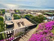 Casa playera con impactante vista al mar