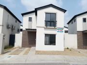 Casa por estrenar de venta en la Urbanización Los...