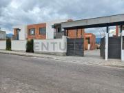 CASA POR ESTRENAR PUEMBO 191 M2 DE CASA MÁS 50.30 M2 DE...