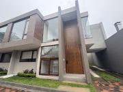 Casa Por estrenar Sector Santa Ines / Cumbaya