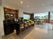 Casa PORTEIRA FECHADA na região da Granja Viana!