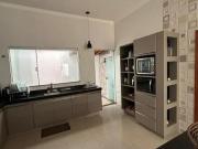 Casa possui 175m² com 3 quartos em Cândida Câmara Montes...