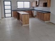 CASA PREMIUM CON ÁREA FLEX EN PLANTA BAJA BOJAI EL...