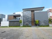 CASA PREMIUM EN ESQUINA DE 4 RECAMARAS EN LOMAS DE...