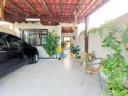 Casa próximo à praia com varanda gourmet — Pitangueiras...