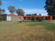 CASA QUINTA CON PILETA Y AMPLIO PARQUE, LA BRAVA