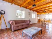 Casa quinta con quincho y pileta en venta en Bahía Blanca