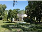 CASA QUINTA DE 3 AMBIENTES CON PILETA