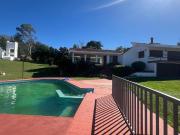 CASA QUINTA DEPTO CON PILETA Y CANCHA DE TENIS EN BIALET...