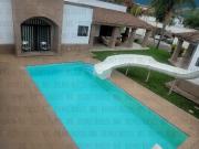 Casa Quinta en Venta en Santiago, en esquina, de 1...