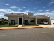 Casa recem construida Condominio Le Parc