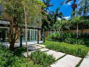 Casa recém reformada com 5 suites à venda, 844 m² Jardim...