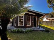 Casa recém reformada em Itamambuca, lado par