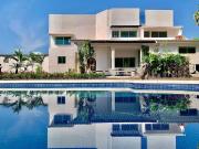 Casa Recién Remodelada en Privada con Seguridad !