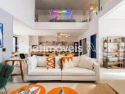 Casa reformada, 03 quartos Condominio Alto da Boa Vista