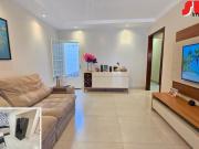 Casa reformada 4 qts 1 suíte Excelente localização QE 38...