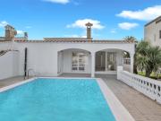 Casa reformada al canal ancho con amarre 12.50 m 128m²...