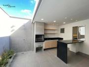 Casa Reformada com 2 dormitórios à venda por R$ 520.000...