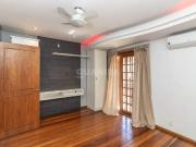 Casa reformada com amplo pÃ¡tio e edÃcula no bairro...