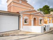 Casa reformada de diseño en Calpe con jardín 150m² Calpe...