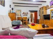 Casa reformada en centro de Calig