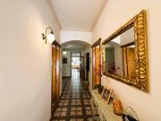 Casa reformada en el centro de Pinoso con gran terraza y...