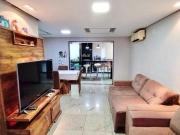 Casa reformada, sala ampla em L