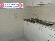 CASA REFORMADA TOTALMENTE HACE 20 AÑOS, CON COCINA...